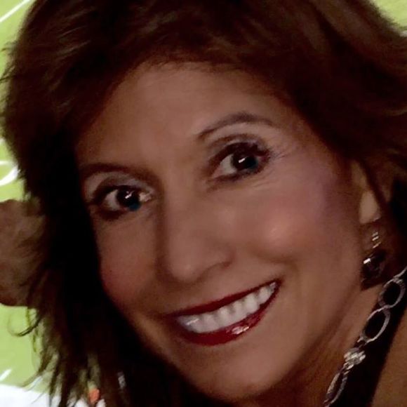 Meet your Posher, Kathy ochoa - Picture 1 of 1